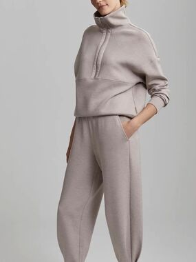Varley Relaxed Track Pants in Light Taupe